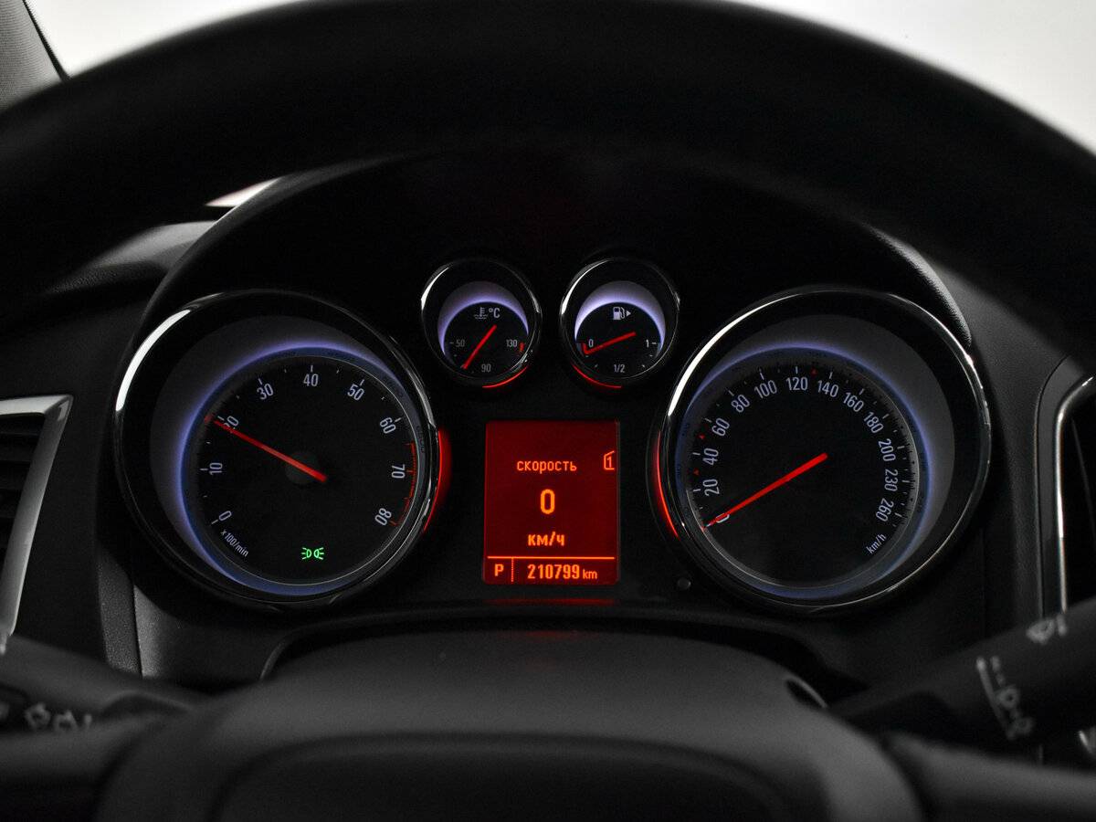 Opel Astra б/у, 2013, Автоматическая. Фото: #15