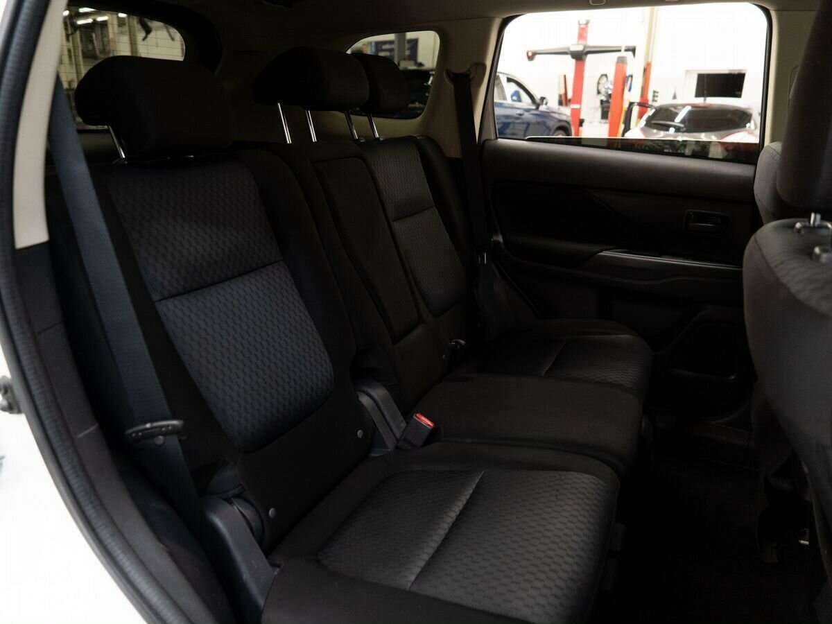 Mitsubishi Outlander б/у, 2015, Вариатор. Фото: #10