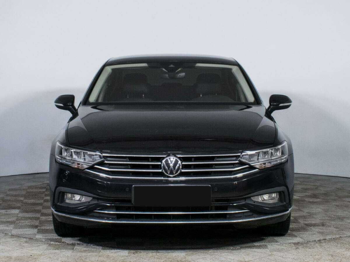 Volkswagen Passat б/у, 2021, Роботизированная. Фото: #1