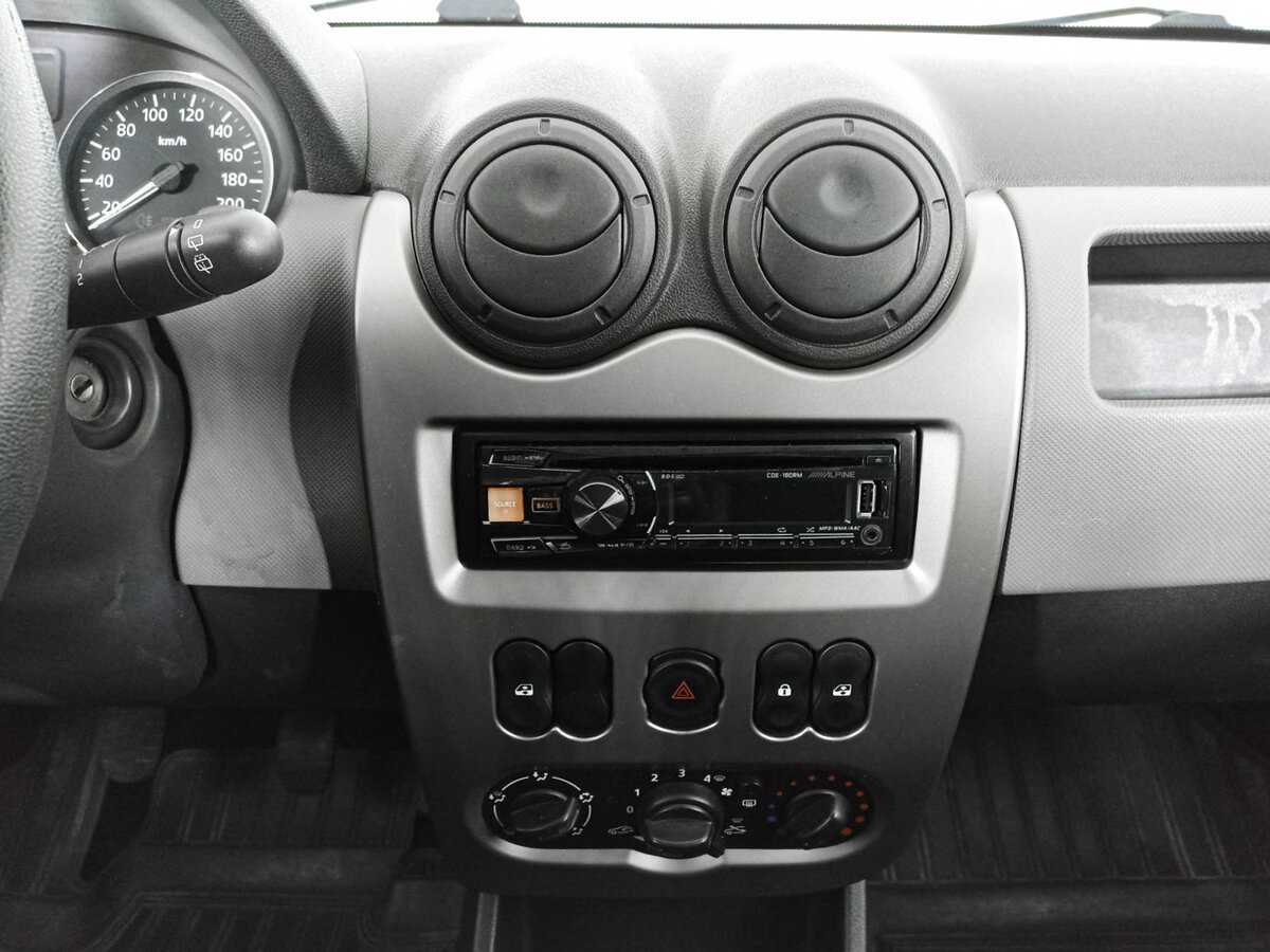 Renault Sandero б/у, 2014, Механическая. Фото: #11