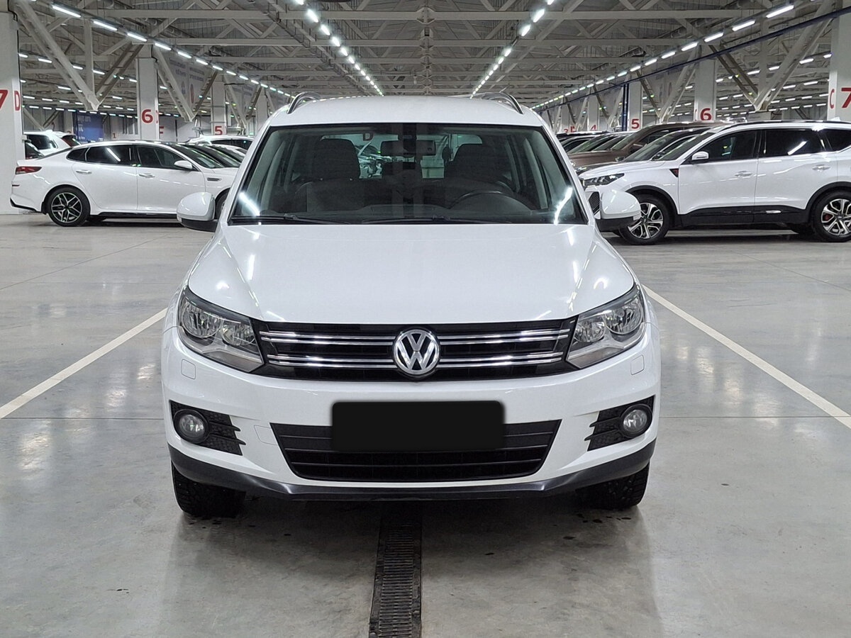 Volkswagen Tiguan б/у, 2016, Автоматическая. Фото: #1