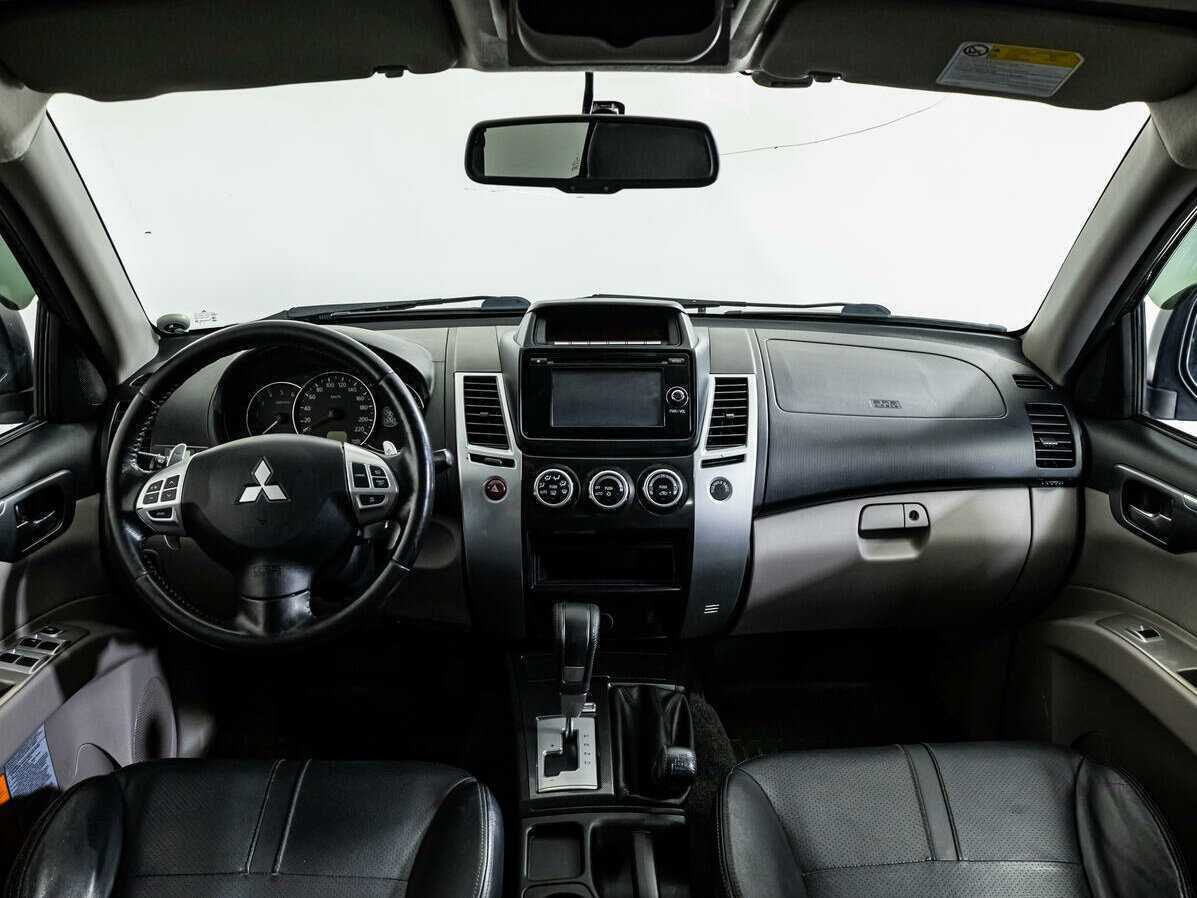 Mitsubishi Pajero Sport б/у, 2015, Автоматическая. Фото: #12