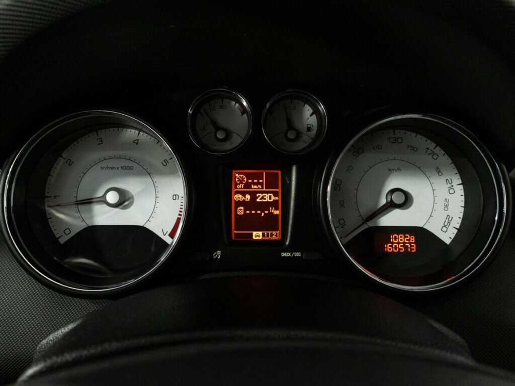Peugeot 308 б/у, 2012, Механическая. Фото: #11