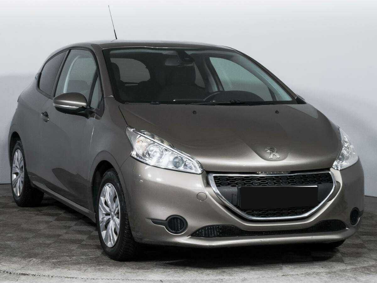 Peugeot 208 б/у, 2013, Автоматическая. Фото: #2