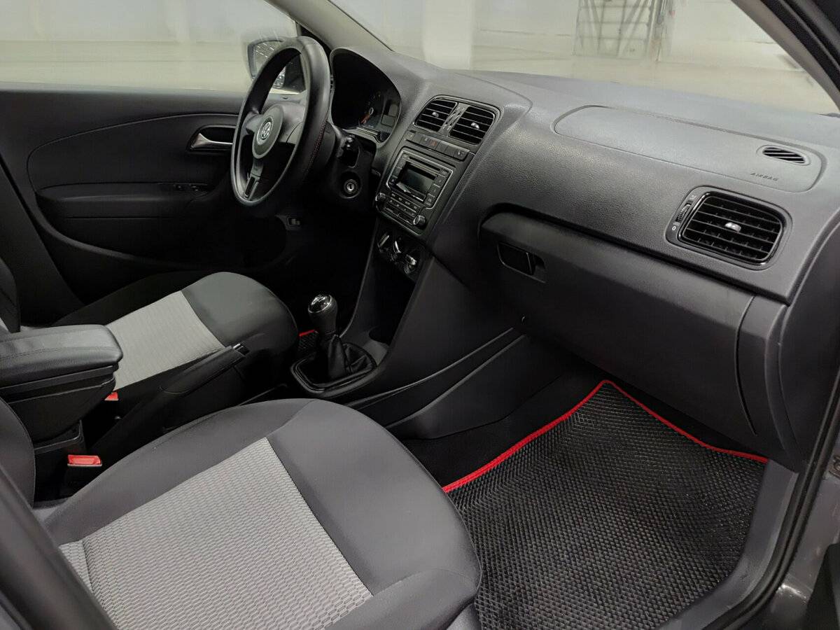 Volkswagen Polo б/у, 2014, Механическая. Фото: #10