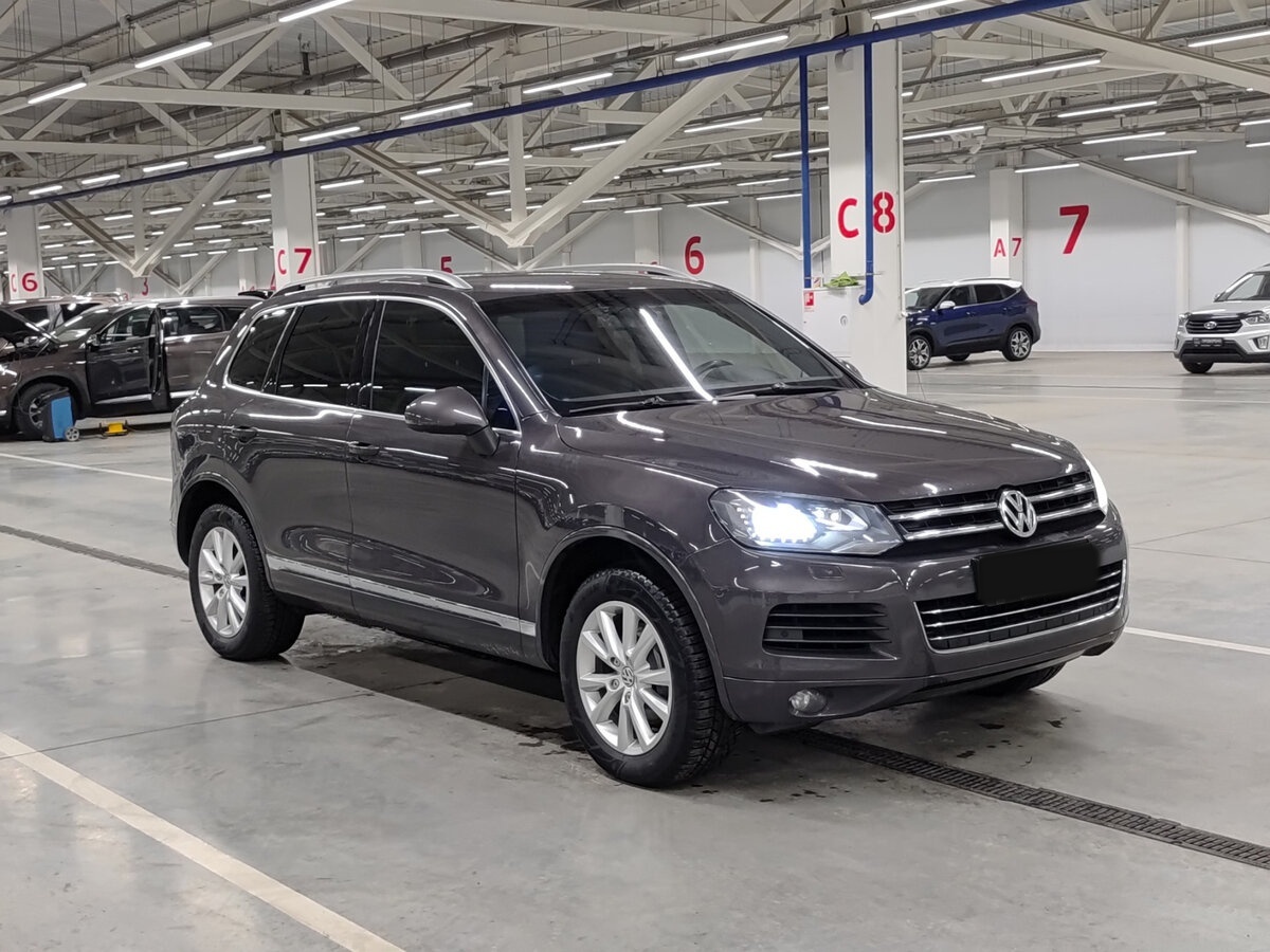 Volkswagen Touareg б/у, 2012, Автоматическая. Фото: #2