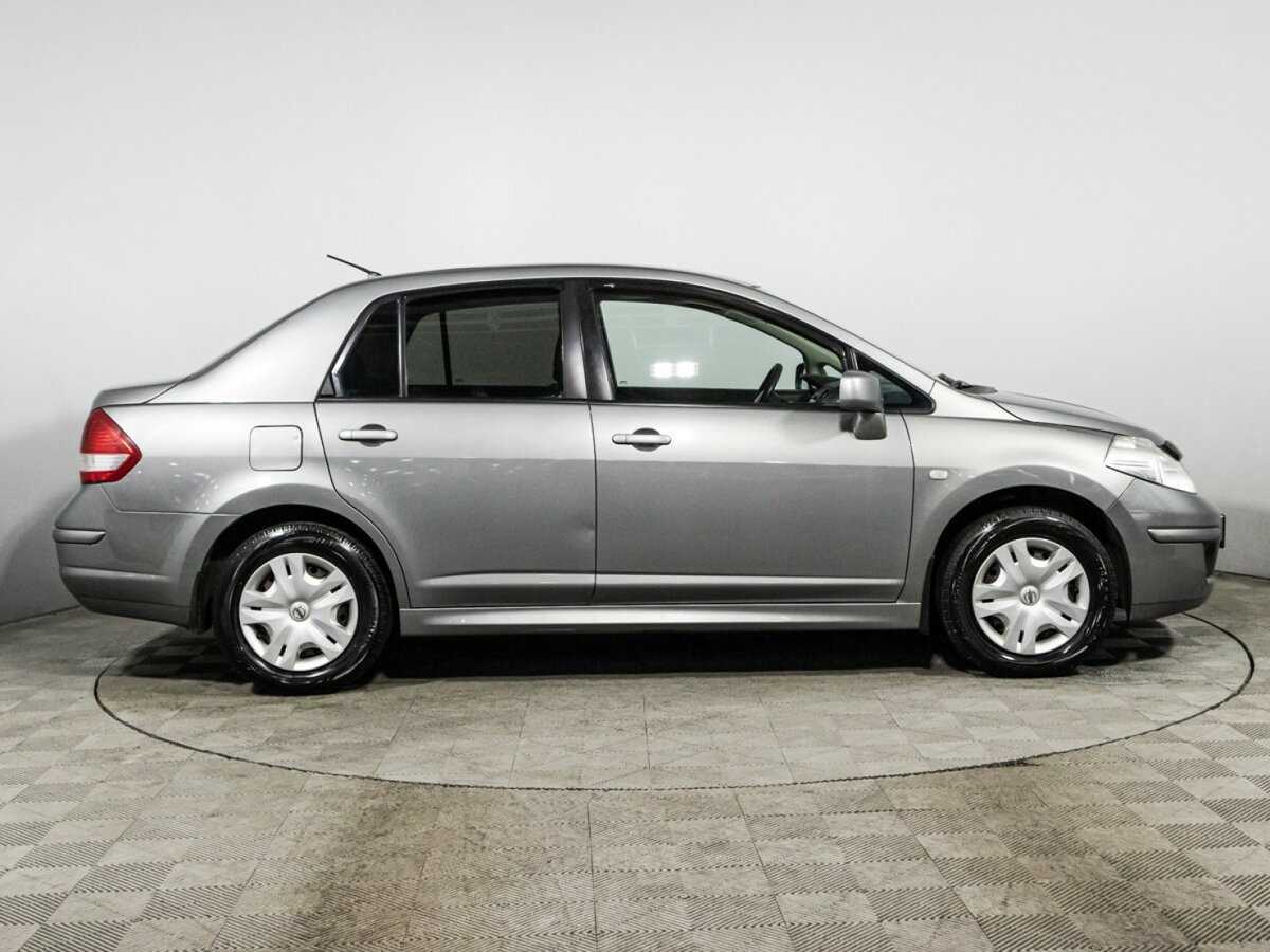 Nissan Tiida б/у, 2013, Механическая. Фото: #3