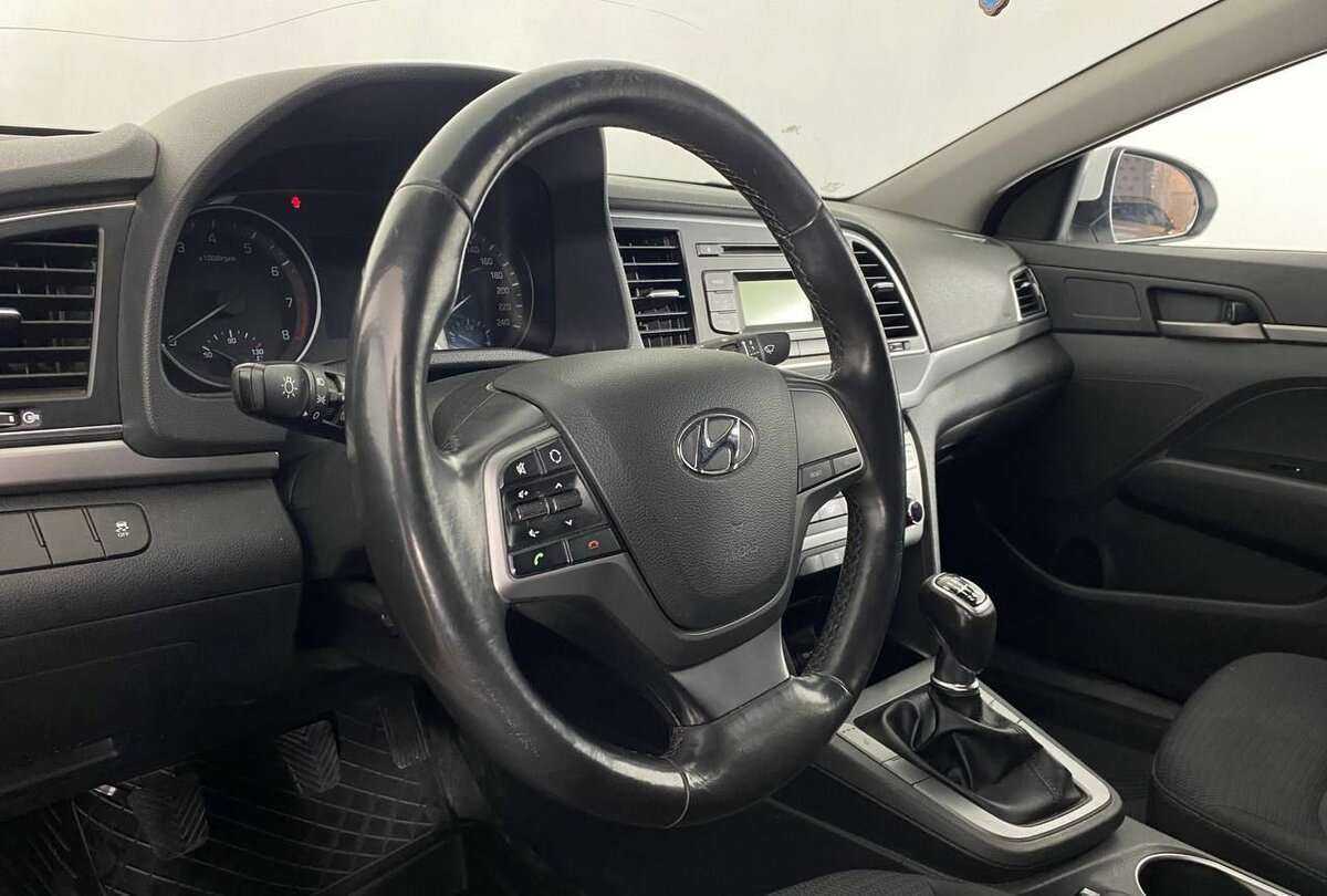 Hyundai Elantra б/у, 2017, Механическая. Фото: #11