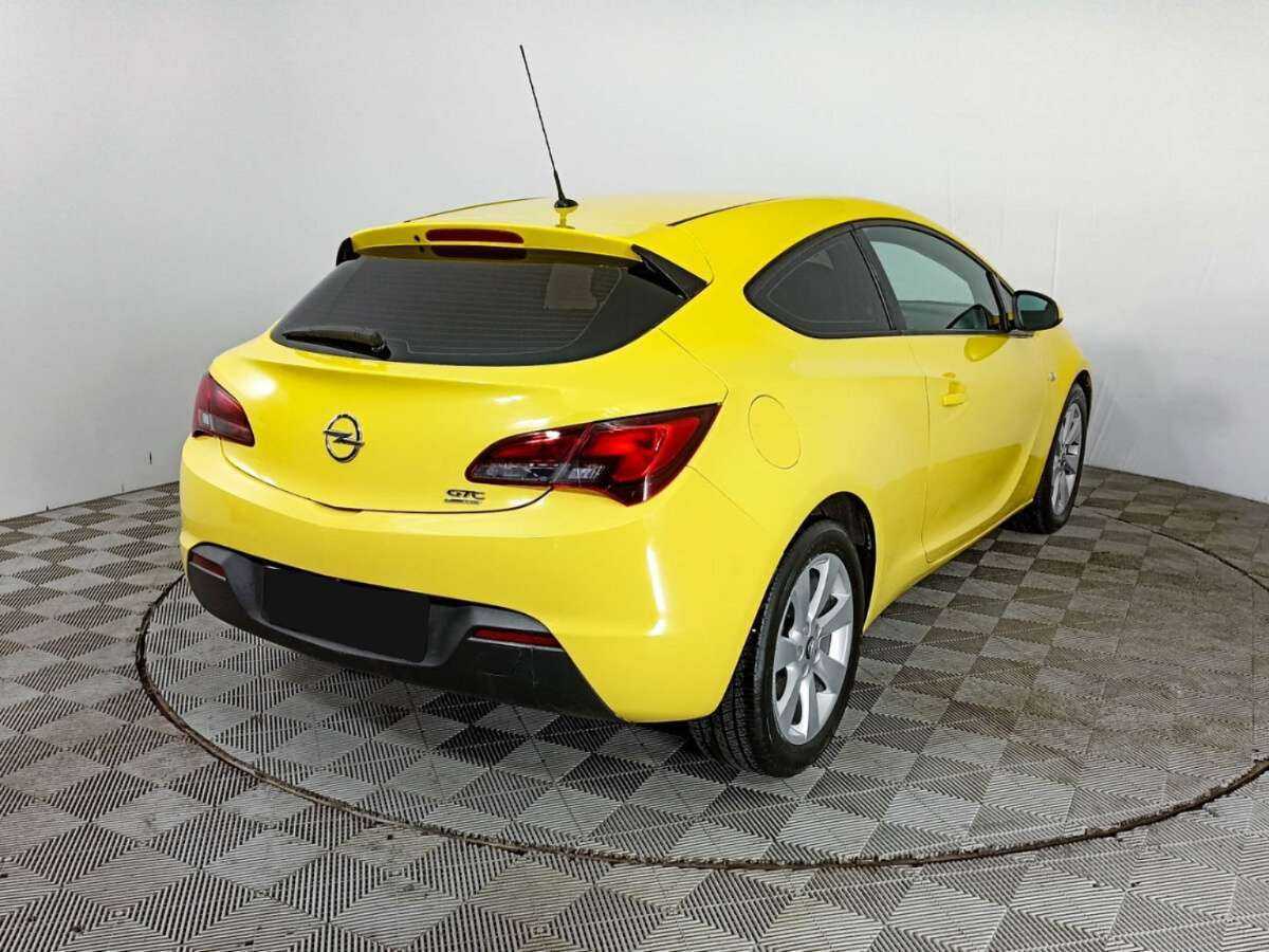 Opel Astra б/у, 2014, Механическая. Фото: #3