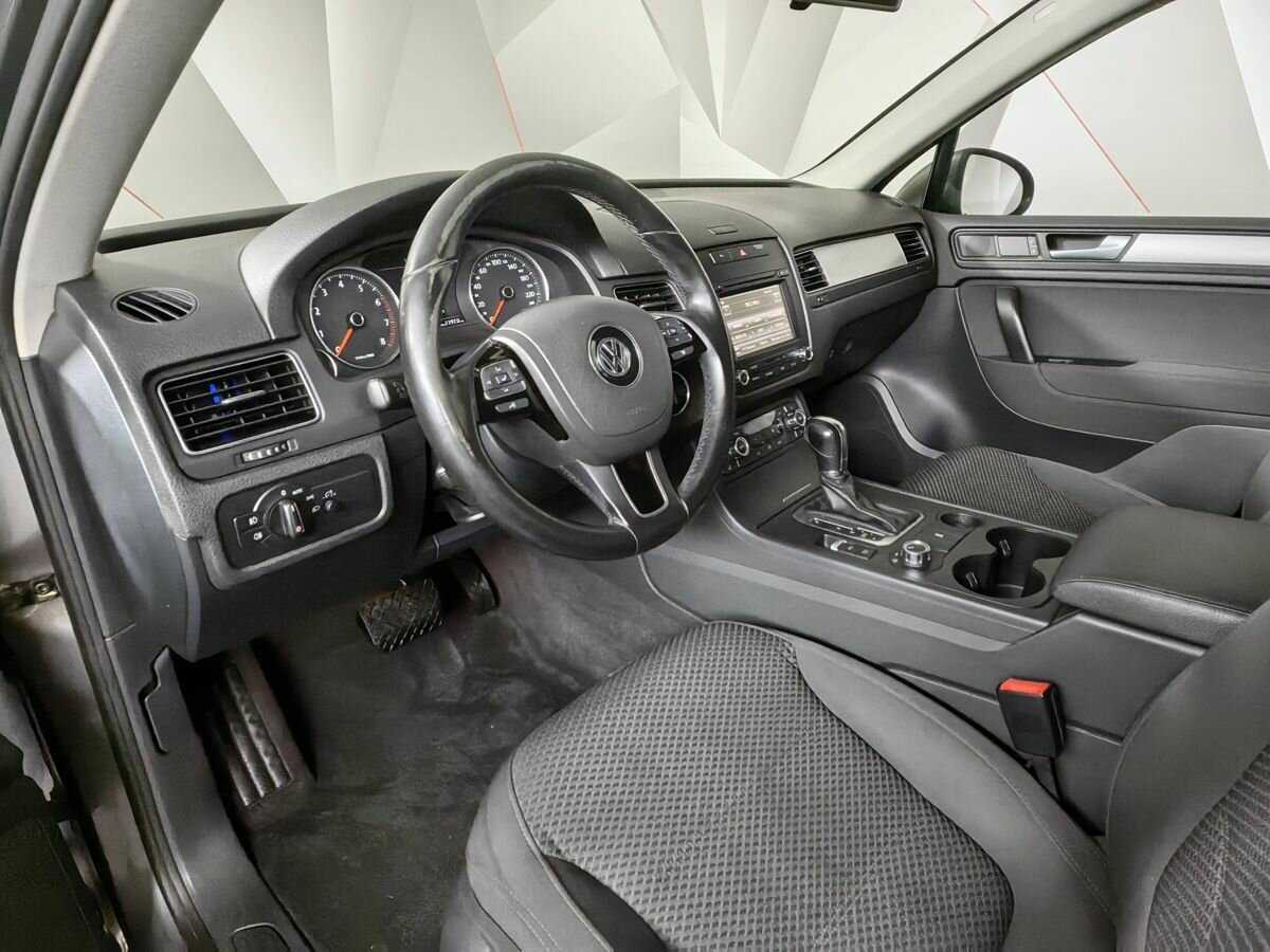 Volkswagen Touareg б/у, 2012, Автоматическая. Фото: #12