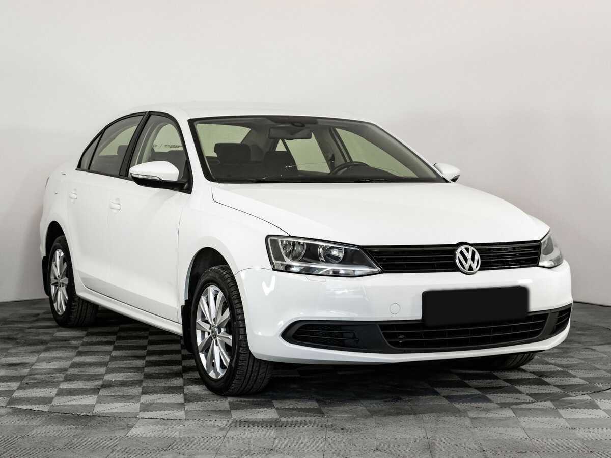 Volkswagen Jetta б/у, 2013, Механическая. Фото: #2