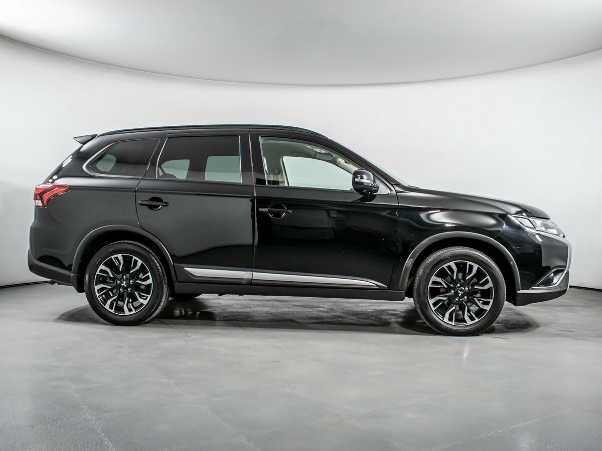 Mitsubishi Outlander б/у, 2022, Вариатор. Фото: #3