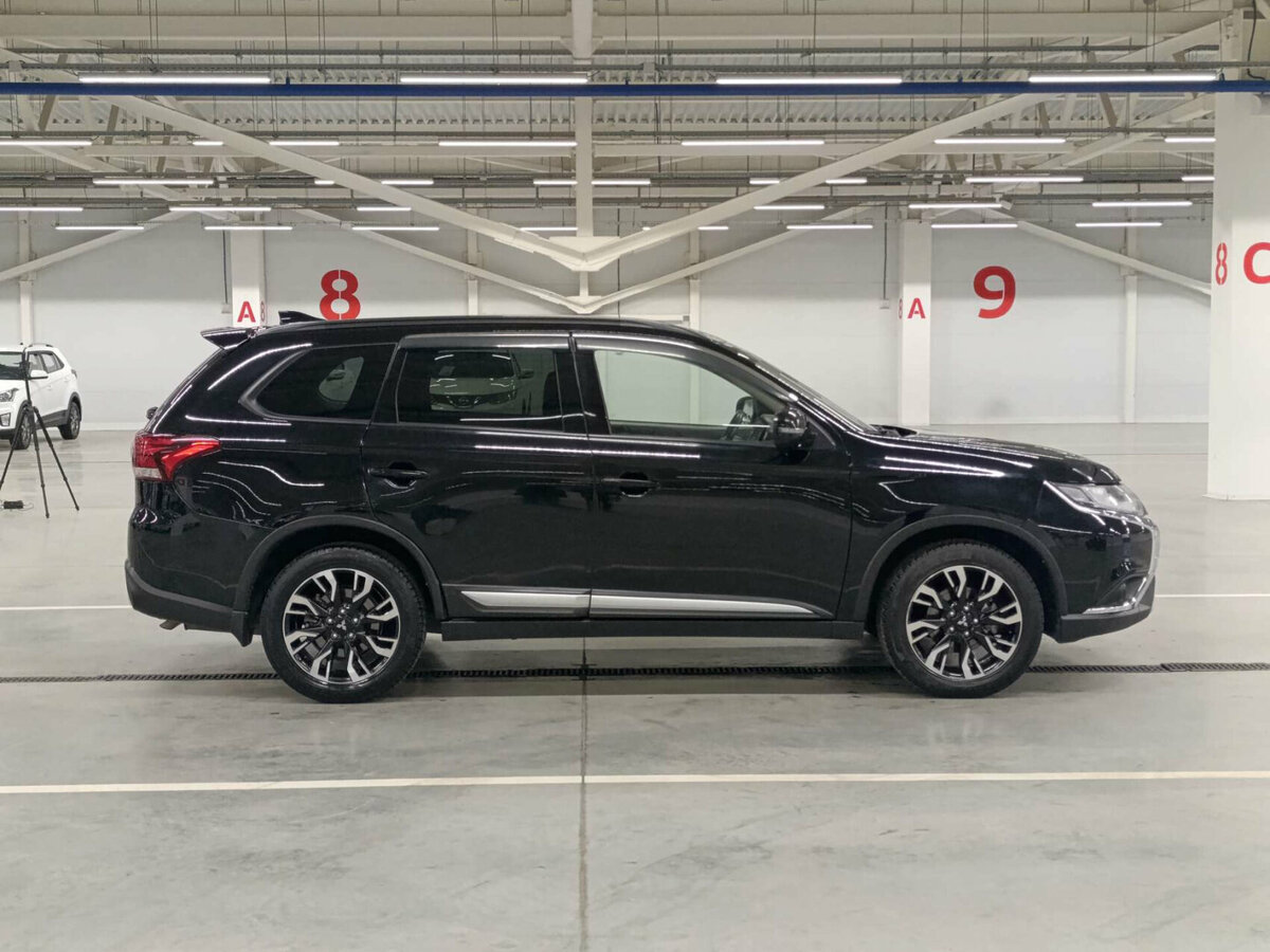 Mitsubishi Outlander б/у, 2021, Вариатор. Фото: #3