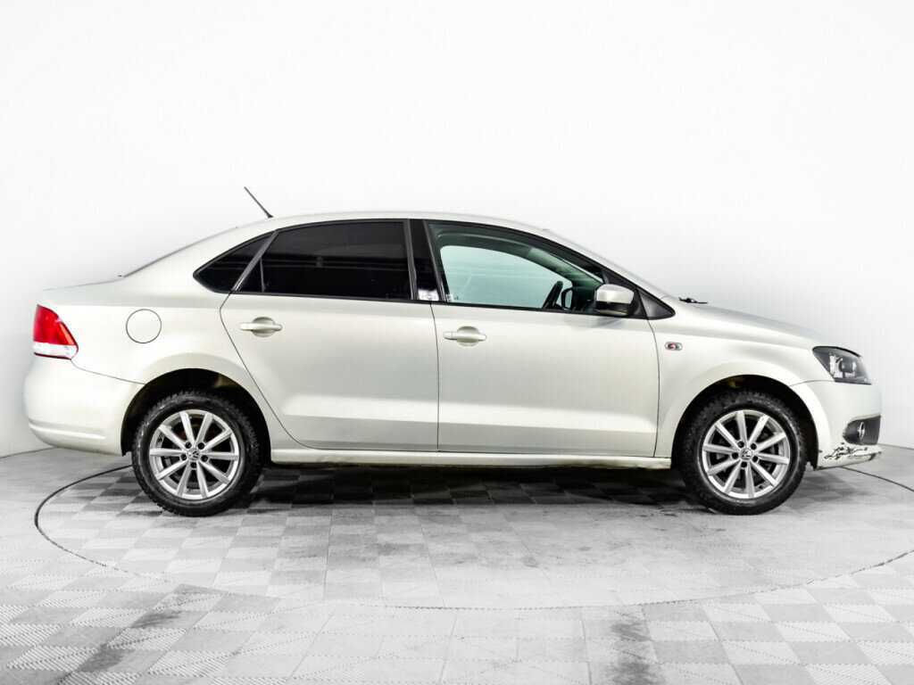 Volkswagen Polo б/у, 2015, Механическая. Фото: #3
