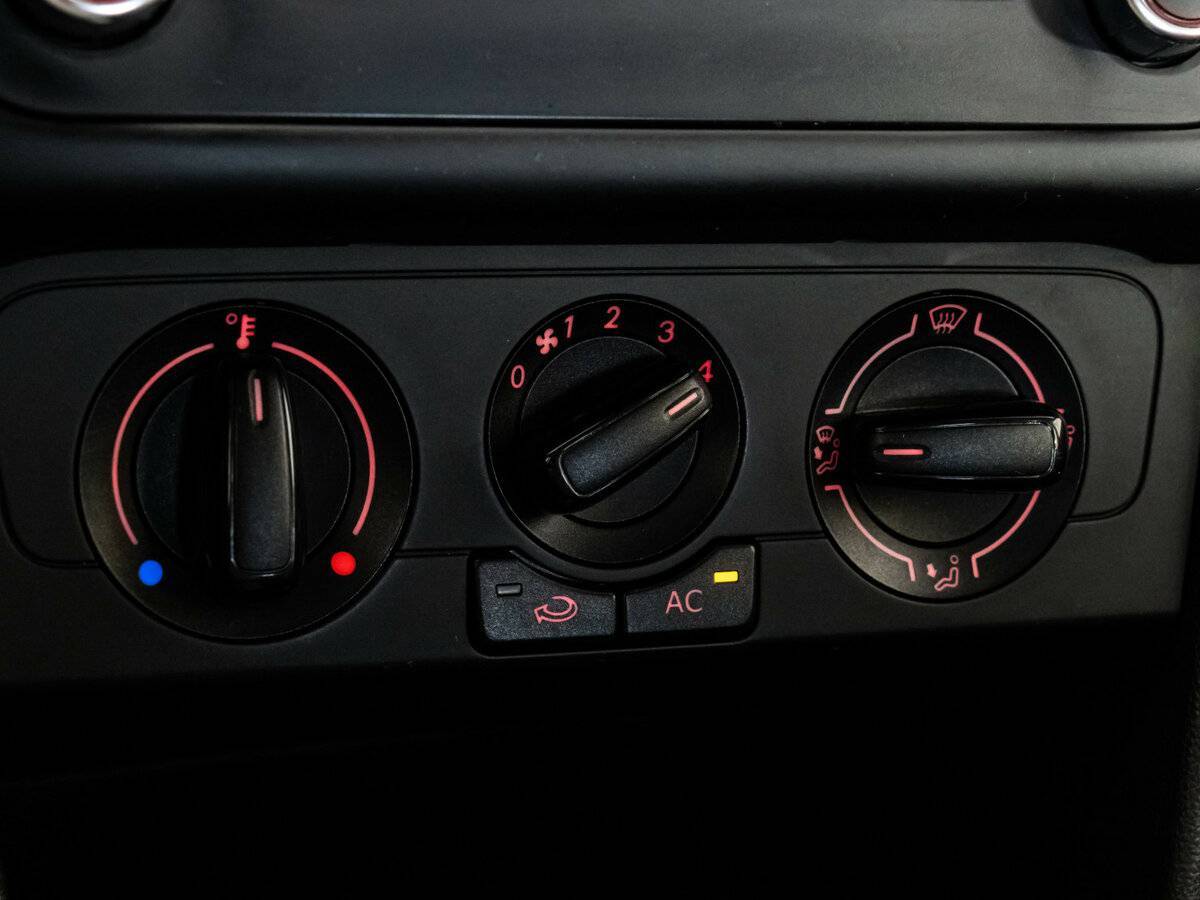 Volkswagen Polo б/у, 2012, Механическая. Фото: #13