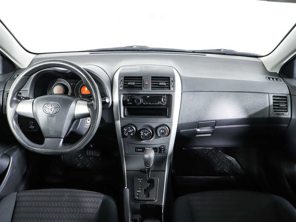 Toyota Corolla б/у, 2012, Автоматическая. Фото: #12