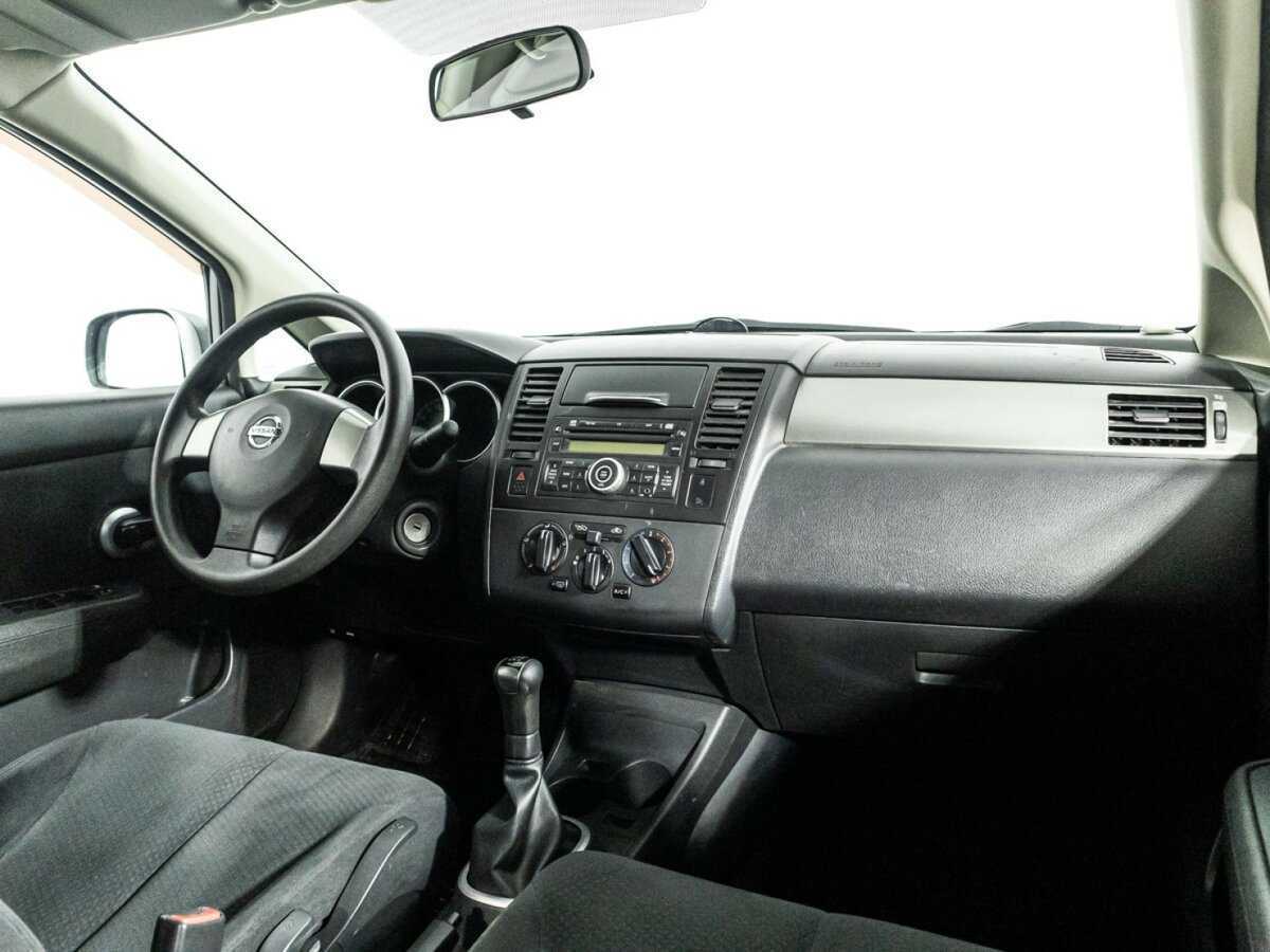 Nissan Tiida б/у, 2013, Механическая. Фото: #8