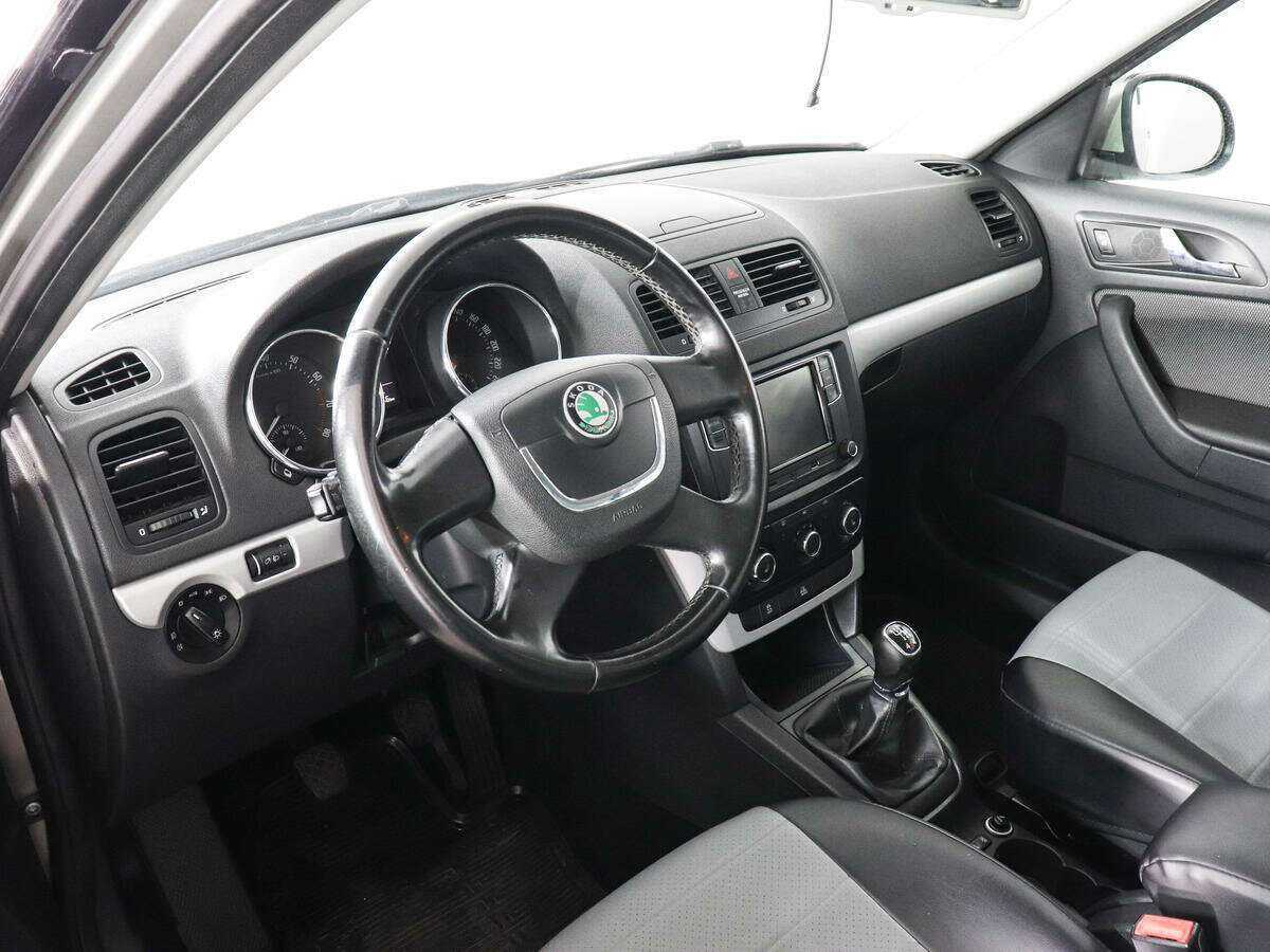 Skoda Yeti б/у, 2012, Механическая. Фото: #8
