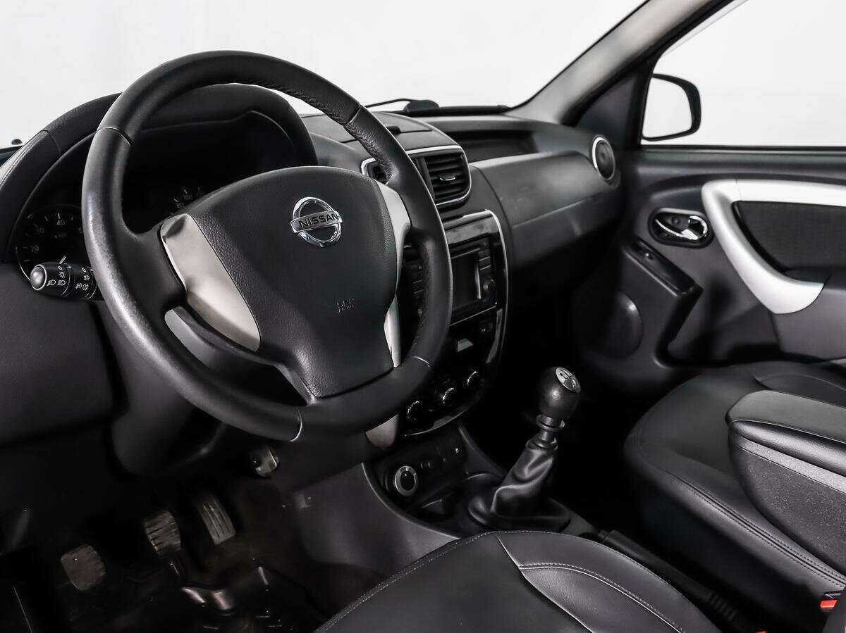 Nissan Terrano б/у, 2015, Механическая. Фото: #7