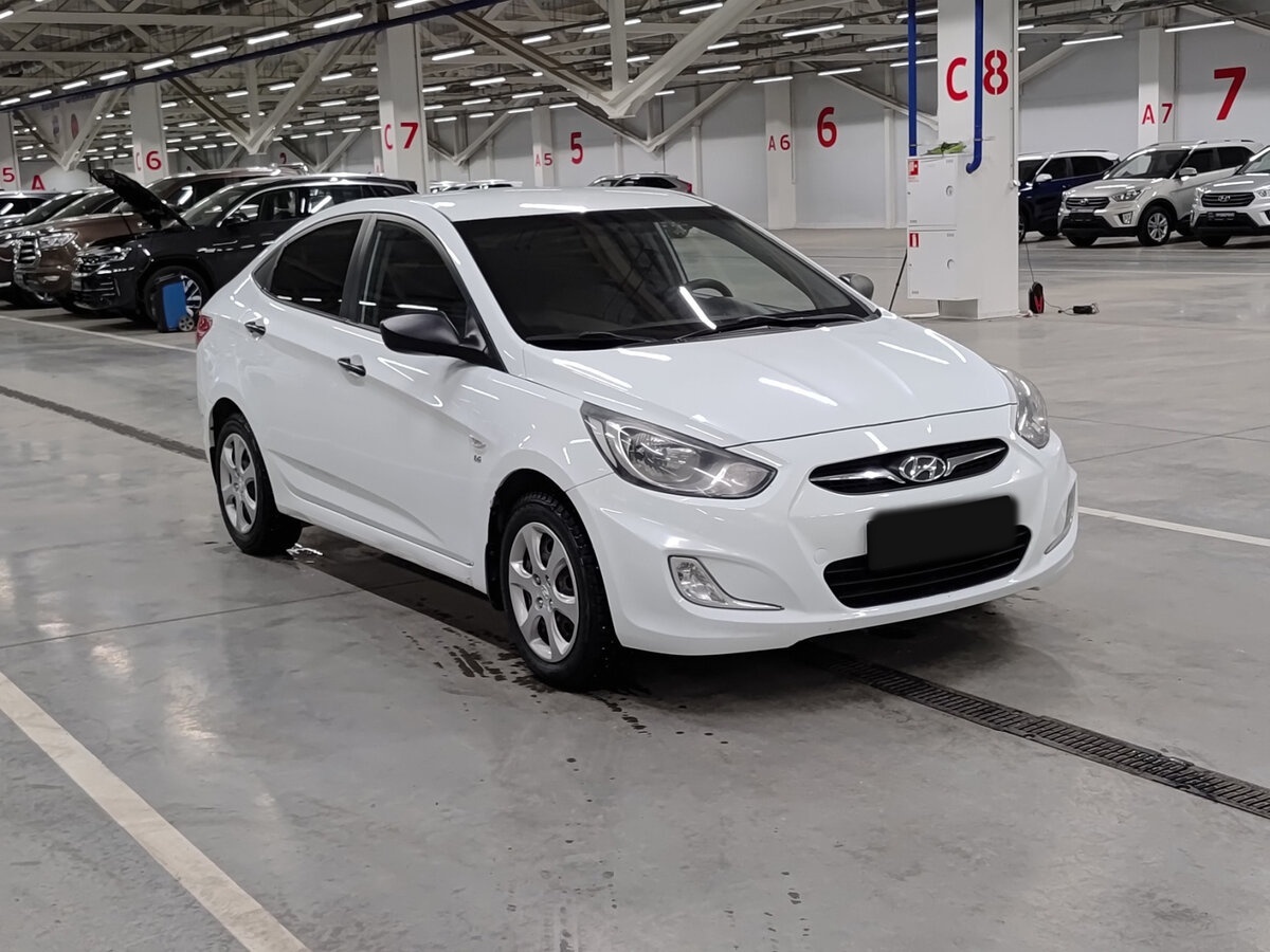 Hyundai Solaris б/у, 2013, Механическая. Фото: #2