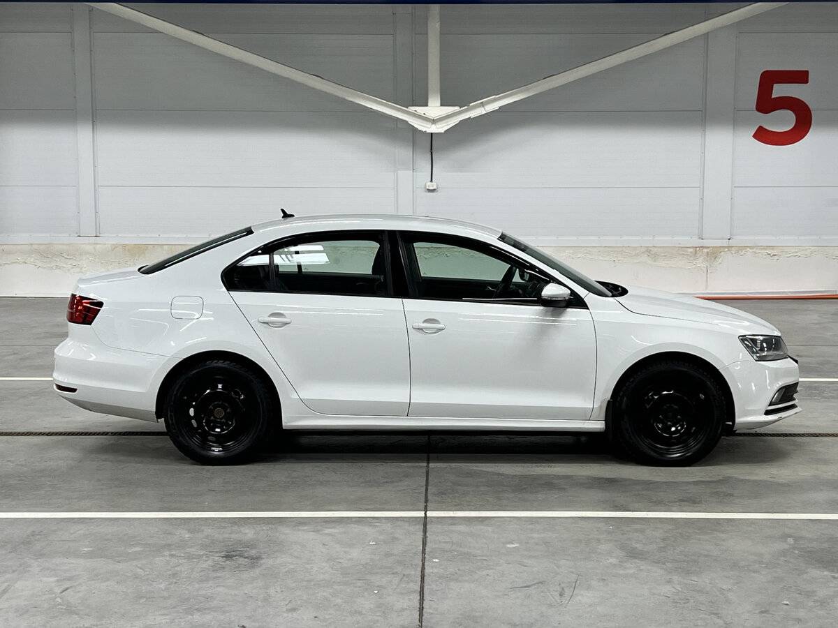 Volkswagen Jetta б/у, 2016, Механическая. Фото: #3