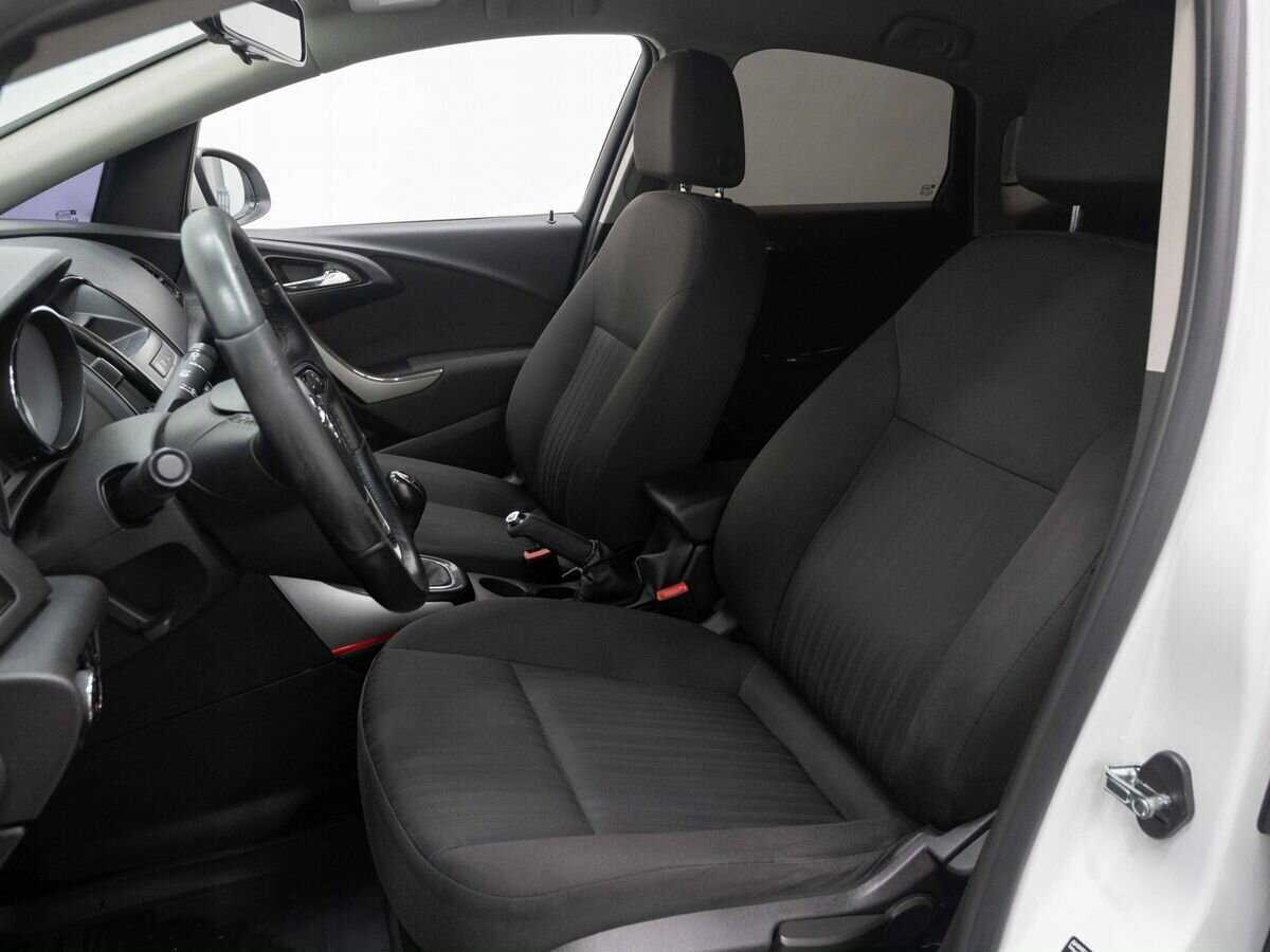 Opel Astra б/у, 2013, Механическая. Фото: #7