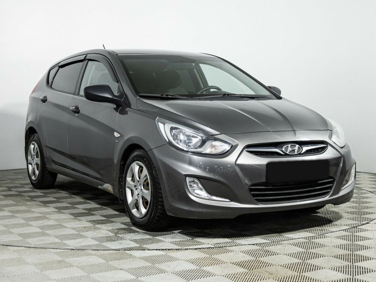 Hyundai Solaris б/у, 2012, Автоматическая. Фото: #2