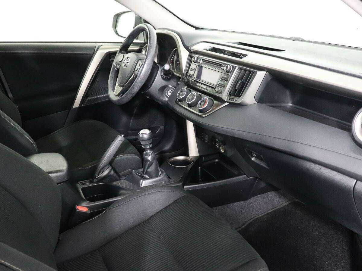 Toyota RAV4 б/у, 2015, Механическая. Фото: #6