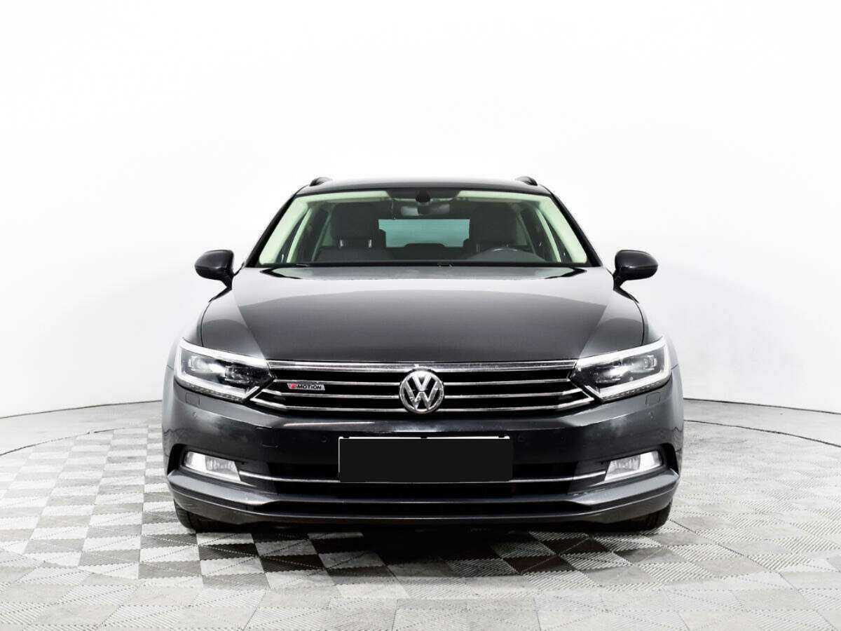 Volkswagen Passat б/у, 2018, Роботизированная. Фото: #1