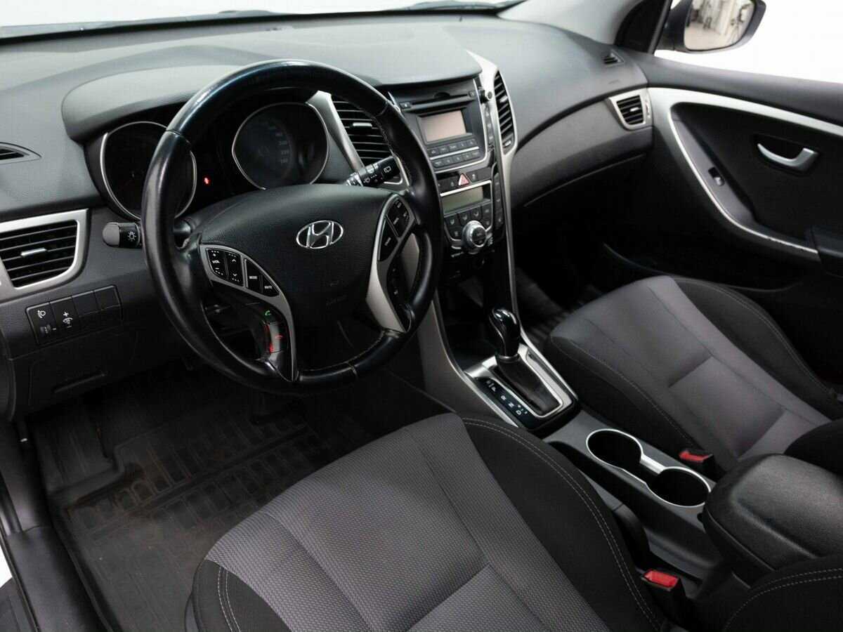 Hyundai i30 б/у, 2013, Автоматическая. Фото: #6