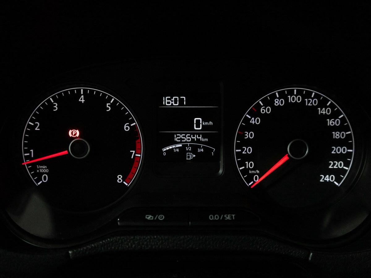 Volkswagen Polo б/у, 2015, Механическая. Фото: #11