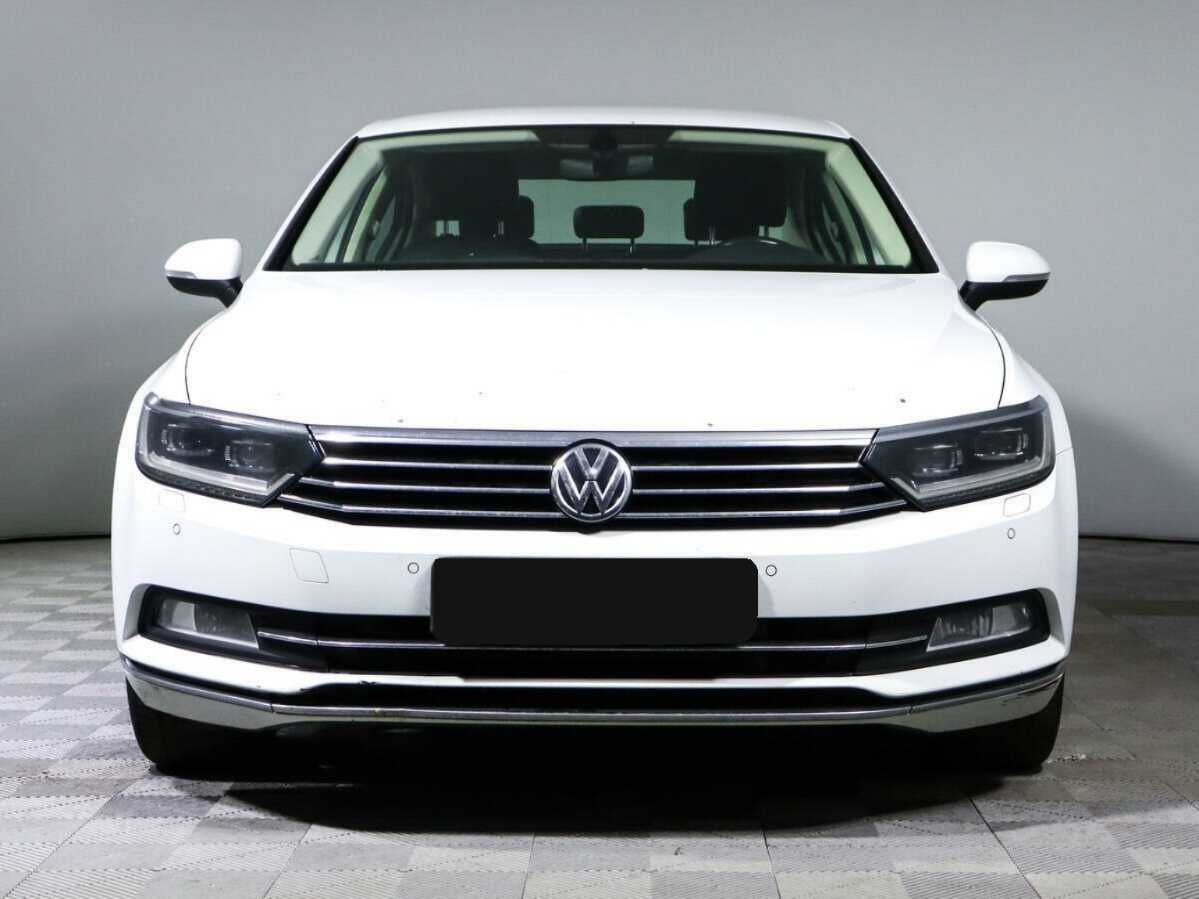 Volkswagen Passat б/у, 2016, Роботизированная. Фото: #1