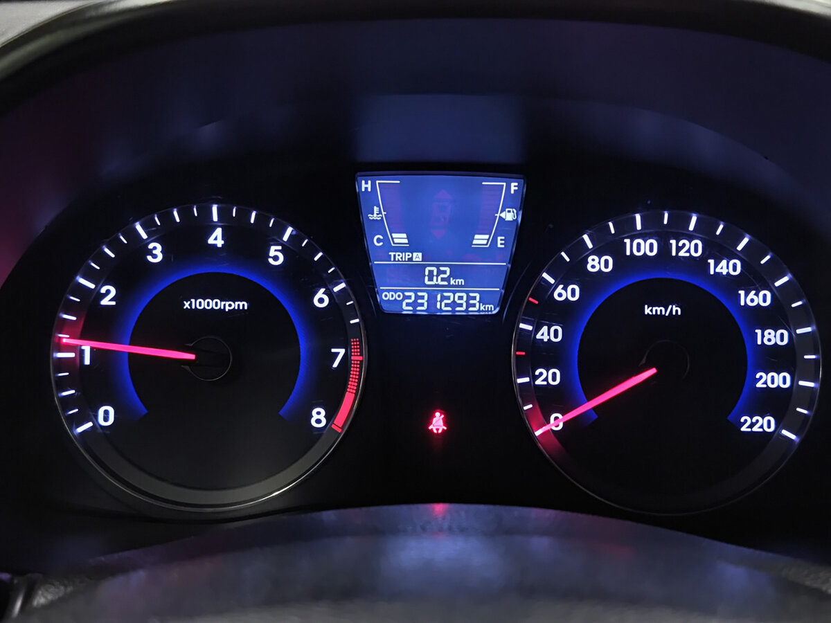 Hyundai Solaris б/у, 2013, Механическая. Фото: #12