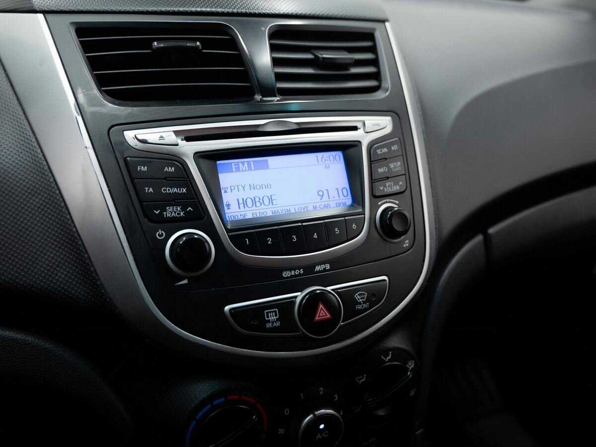 Hyundai Solaris б/у, 2013, Механическая. Фото: #18