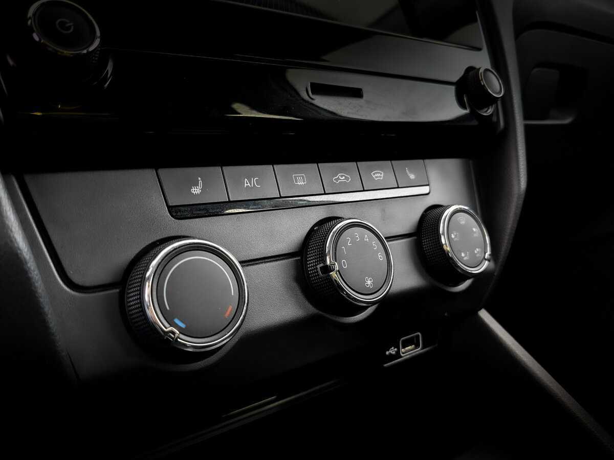 Skoda Octavia б/у, 2019, Механическая. Фото: #20
