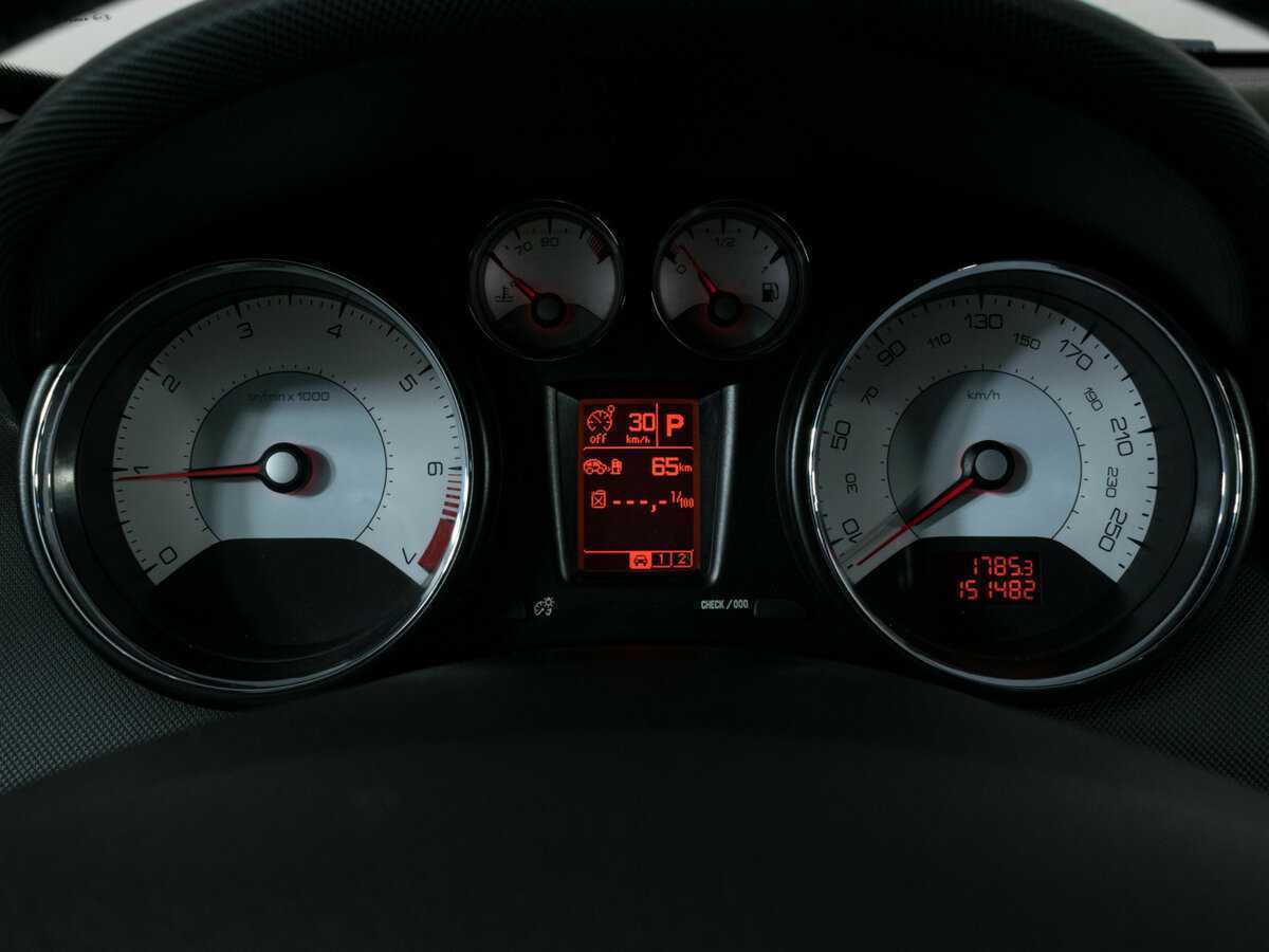 Peugeot 308 б/у, 2012, Автоматическая. Фото: #10