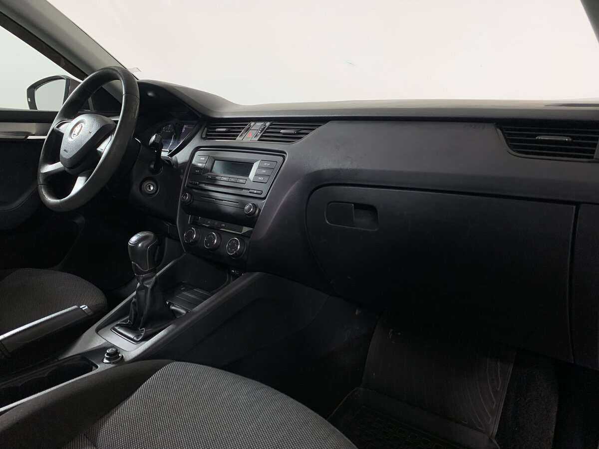 Skoda Octavia б/у, 2014, Механическая. Фото: #10