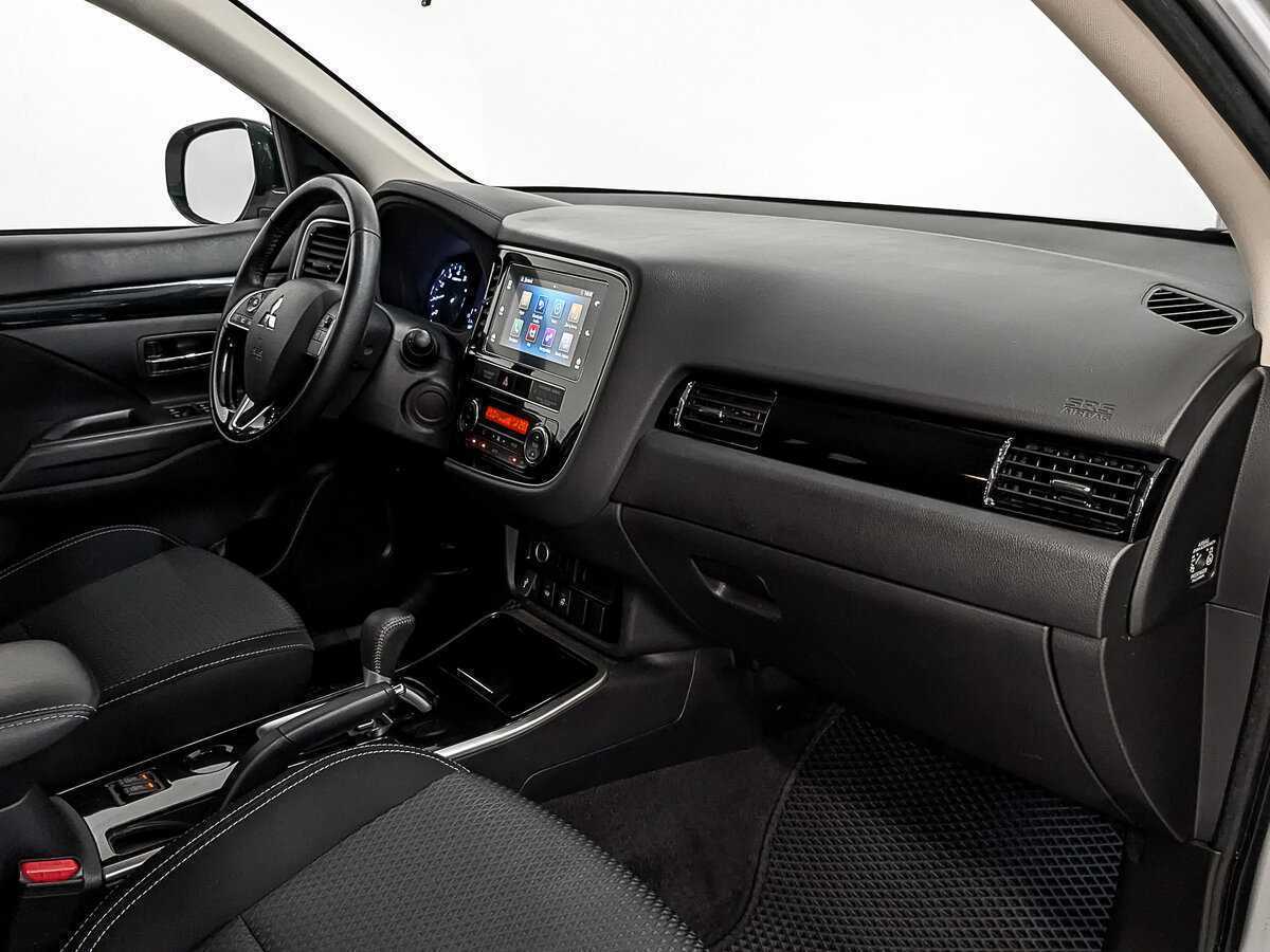 Mitsubishi Outlander б/у, 2020, Вариатор. Фото: #12