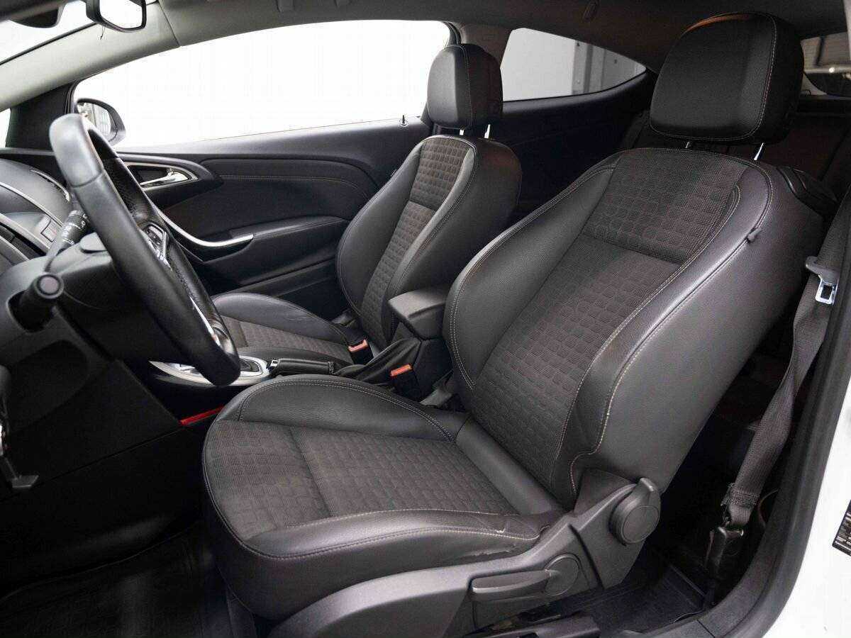 Opel Astra б/у, 2012, Автоматическая. Фото: #7