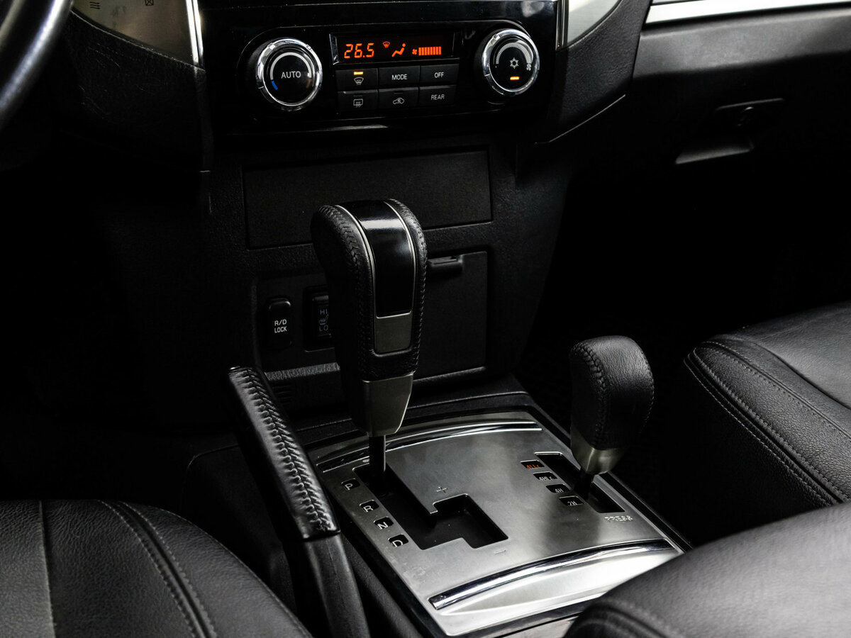 Mitsubishi Pajero б/у, 2014, Автоматическая. Фото: #9