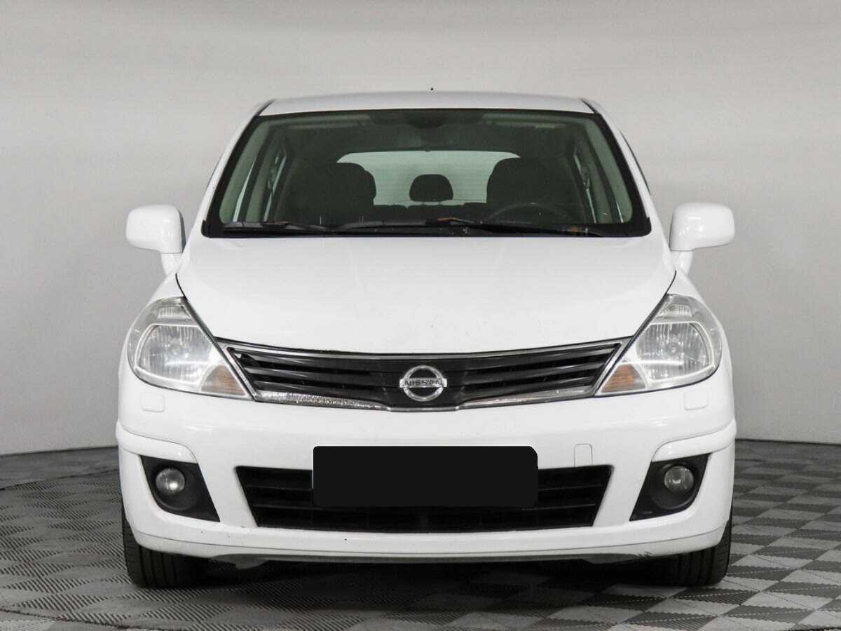 Nissan Tiida б/у, 2013, Автоматическая. Фото: #1