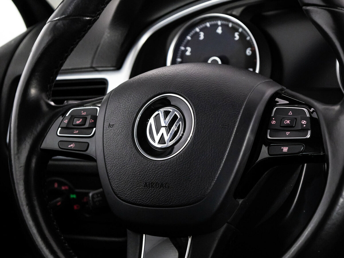 Volkswagen Touareg б/у, 2012, Автоматическая. Фото: #8