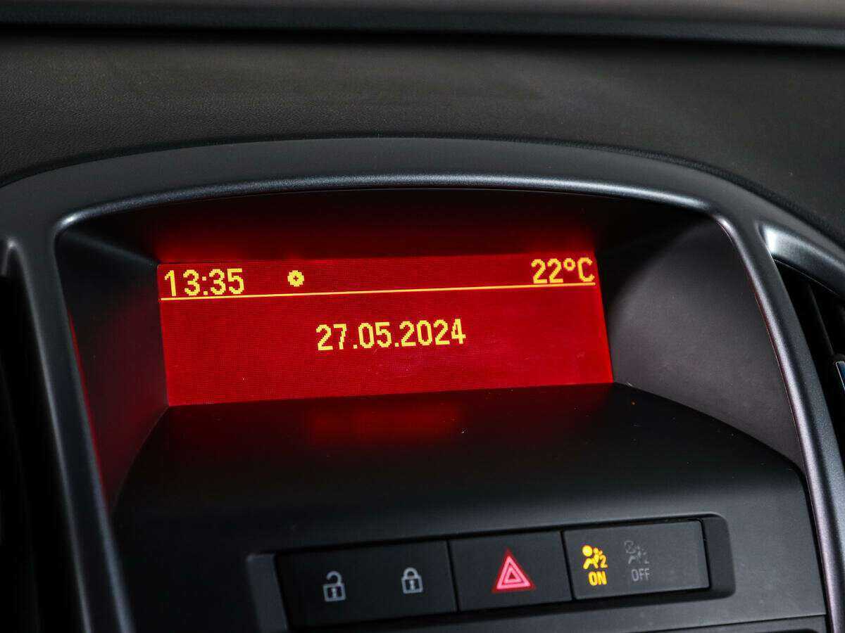 Opel Astra б/у, 2014, Автоматическая. Фото: #15
