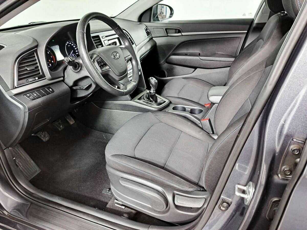 Hyundai Elantra б/у, 2018, Механическая. Фото: #15