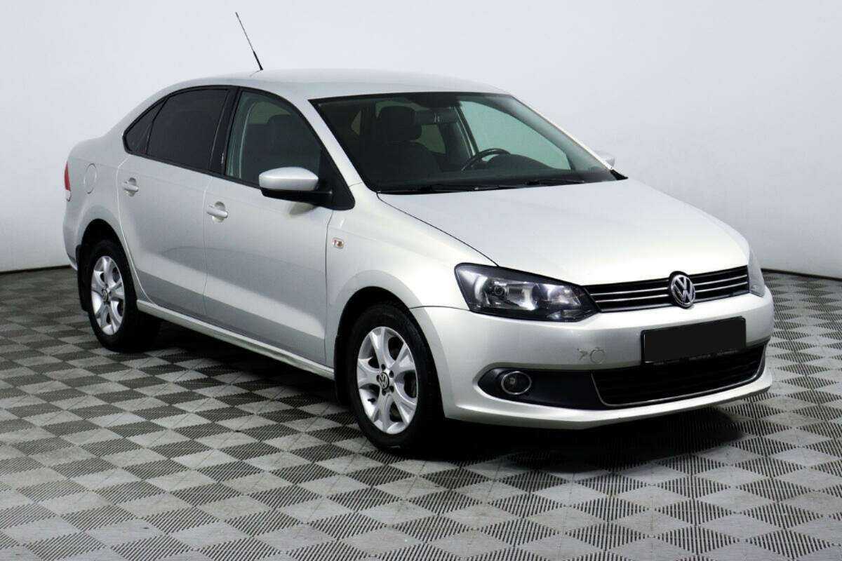 Volkswagen Polo б/у, 2012, Механическая. Фото: #2