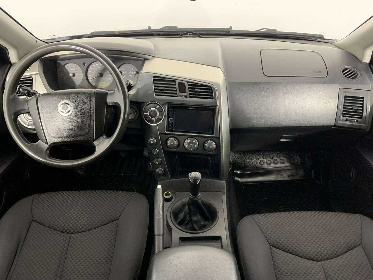 SsangYong Kyron б/у, 2012, Механическая. Фото: #6