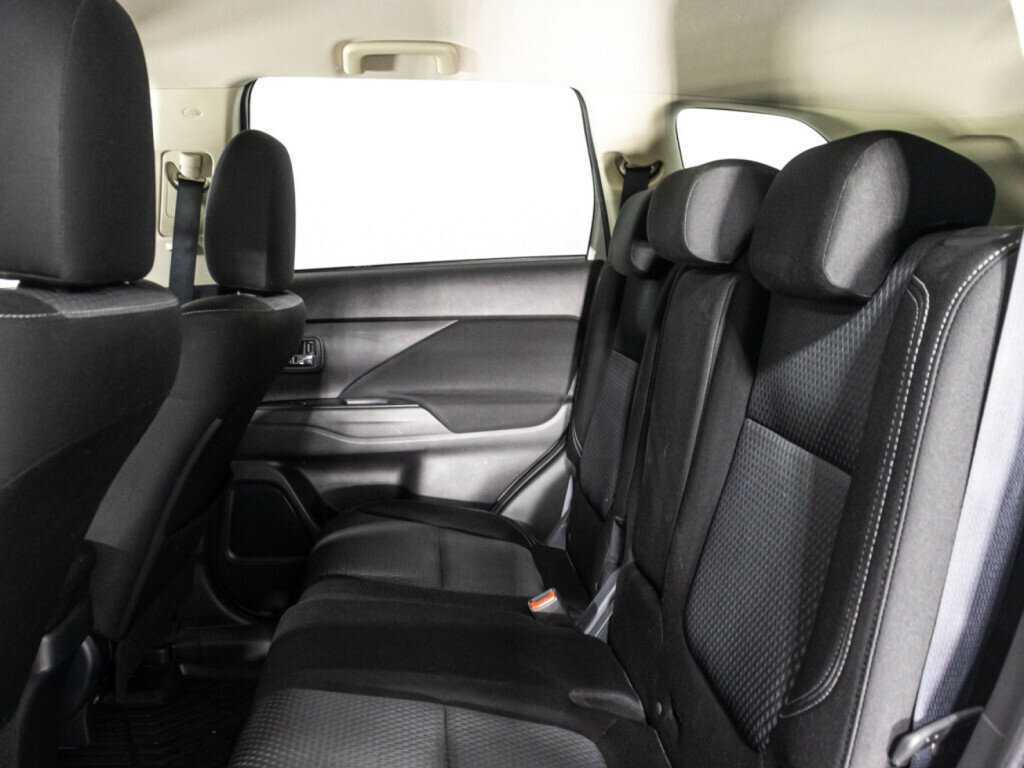 Mitsubishi Outlander б/у, 2020, Вариатор. Фото: #9