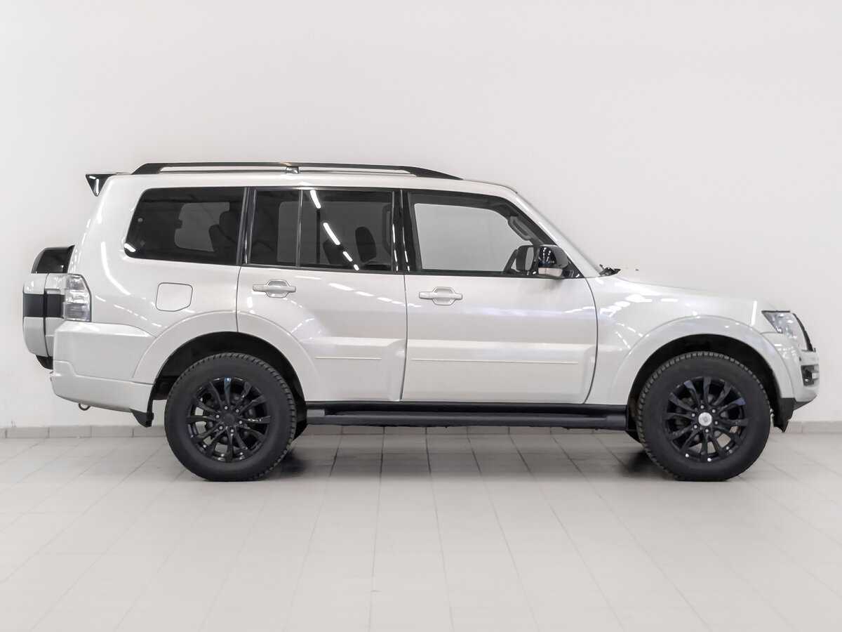 Mitsubishi Pajero б/у, 2019, Автоматическая. Фото: #3