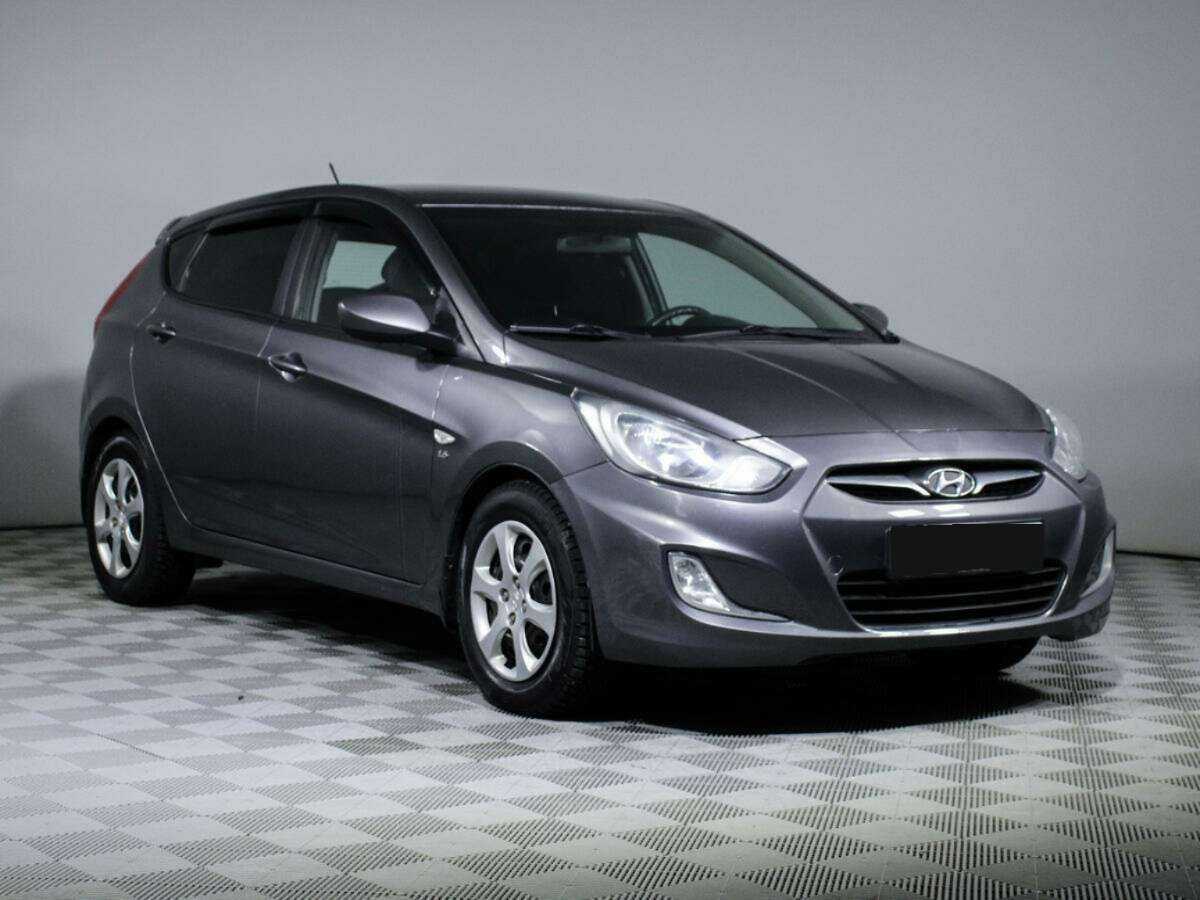 Hyundai Solaris б/у, 2012, Механическая. Фото: #2