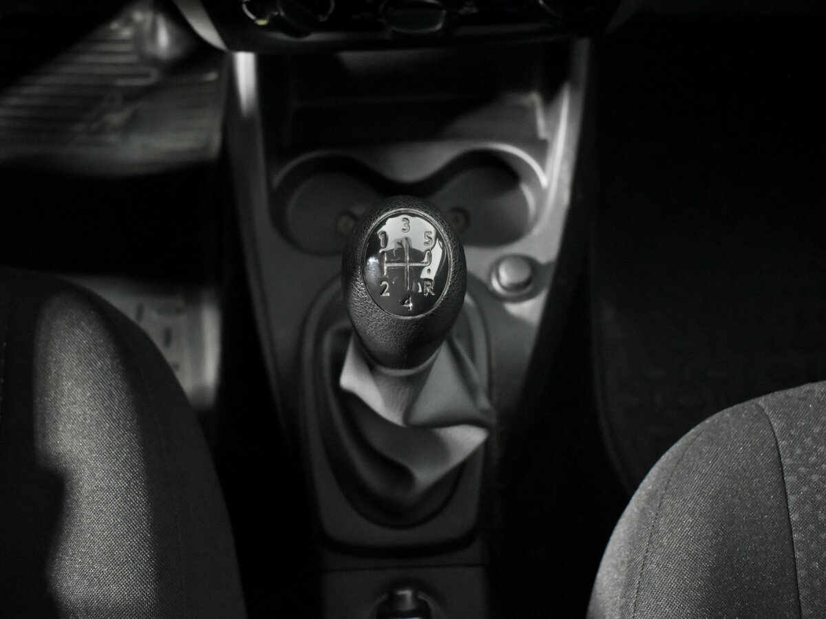 Nissan Almera б/у, 2013, Механическая. Фото: #7